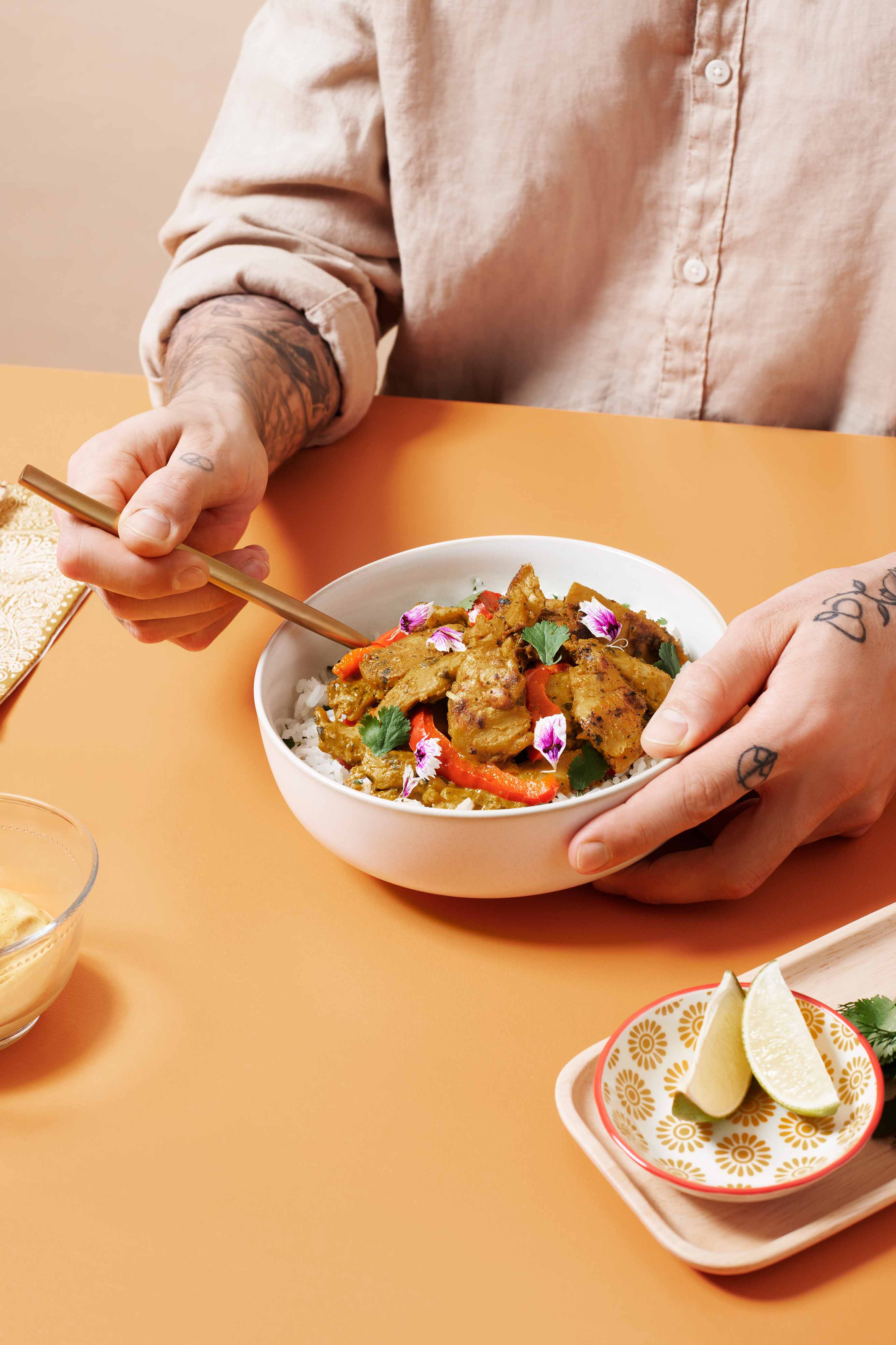 Planted lance son célèbre produit planted.émincé avec une nouvelle marinade au curry